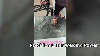 Demonstração de operação de máquina de solda a laser